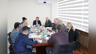 'AQShning “JOHN DEERE” kompaniyasi vakillari “O`zagrotexsanoatxolding”AJga  tashrif buyurishdi'ning rasmi