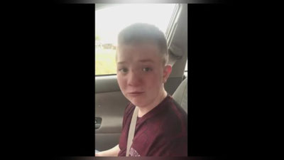Изрображение 'МАЛЬЧИК, ЗАТРАВЛЕННЫЙ В ШКОЛЕ, ПОКОРИЛ СЕРДЦА ПОЛЬЗОВАТЕЛЕЙ (ВИДЕО)'