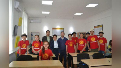 '​TATUda qirg`izistonlik maktab o`quvchilari uchun ochiq eshiklar kuni o`tkazildi 'ning rasmi