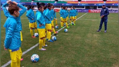 '​O`ZBEKISTON U-19 AYoLLAR TERMA JAMOASI TAILANDGA QARShI O`YIN OLDIDAN MAShG`ULOT O`TKAZDI'ning rasmi