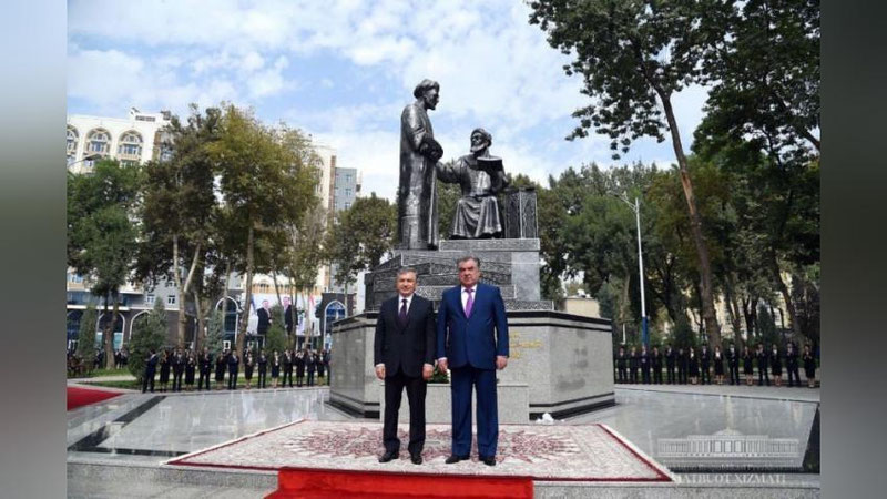 'Dushanbeda Prezidentlar Alisher Navoiy va Abdurahmon Jomiy haykali ochib berishdi'ning rasmi