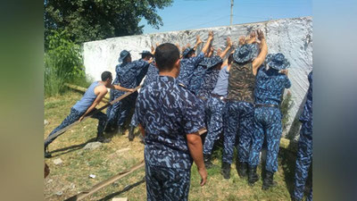 'Yong`in xavfsizligi instituti xodimlari, kursantlari xayriya hasharlariga hissa qo`shmoqda'ning rasmi