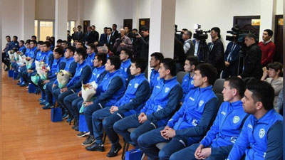 'Футзалчилар пул мукофоти билан тақдирландилар'ning rasmi