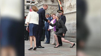 Изрображение 'В СЕТИ СНОВА ВЫСМЕЯЛИ РЕВЕРАНС БРИТАНСКОГО ПРЕМЬЕР-МИНИСТРА (ФОТО)'