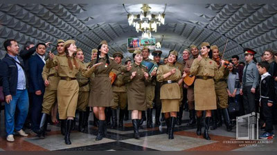 Изрображение 'ПЕСНИ ВОЕННЫХ ЛЕТ ПРОЗВУЧАЛИ НА СТАНЦИЯХ ТАШКЕНТСКОГО МЕТРО (ВИДЕО)'