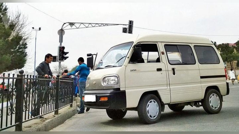 Изрображение 'Водители Дамасов в Термезе лишились работы: ответ Антимонопольного комитета'