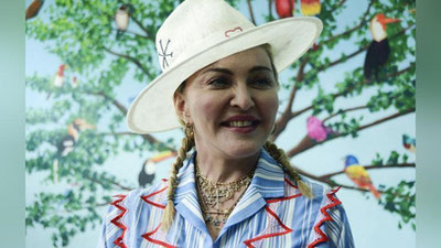 'Madonna 60 yoshni qarshi oldi 'ning rasmi