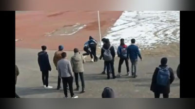 'Buxoro viloyatidagi sport majmuasida maktab o`quvchilari o`rtasida janjal sodir bo`ldi (video)'ning rasmi