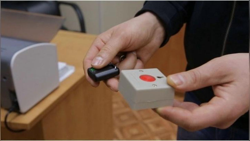 'O`zbekistondagi maktablarga “tashvish” tugmalari o`rnatildi'ning rasmi