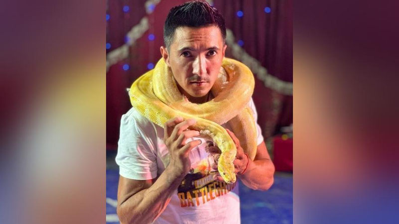 'Блогер Sher.pozitiv калтаклаб кетилди'ning rasmi