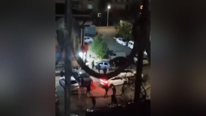 'Toshkent shahar Chilonzor tumanida ommaviy pichoqbozlik bo`lgani aytilmoqda (video)'ning rasmi