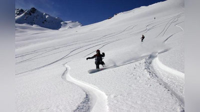 'Bildirsoyda uch snoubordchi qor ko`chkisi natijasida halok bo`ldi'ning rasmi
