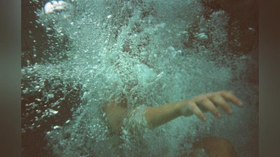 Изрображение 'СОТРУДНИКИ ГУВД ТАШКЕНТА СПАСЛИ ДЕВУШКУ, УПАВШУЮ В ВОДУ'