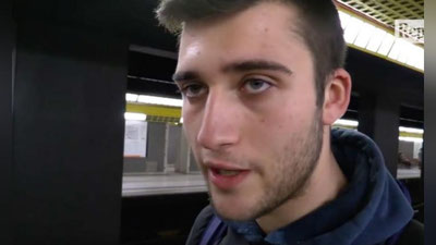 Изрображение 'ОТВАЖНЫЙ СТУДЕНТ СПАС МАЛЫША, УПАВШЕГО НА РЕЛЬСЫ В МЕТРО (ВИДЕО)'