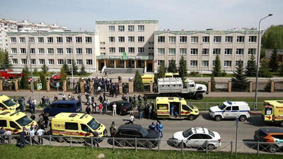 'Rossiyaning Qozon shahridagi maktabda otishma ro`y berdi. O`quvchilar haloq bo`lgan (video)'ning rasmi