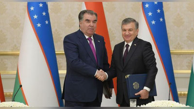 'Emomali Rahmon O`zbekiston bilan do`stona munosabatlarni yilning tarixiy voqeasi deb atadi 'ning rasmi