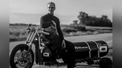 'Рекорд ўрнатиш мақсадида тезликни оширган велопойгачи ҳалок бўлди'ning rasmi