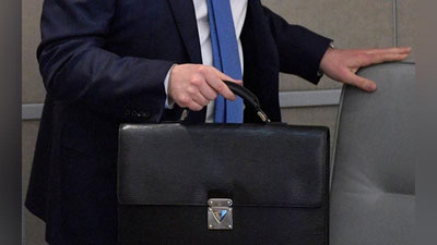 'Навоий вилоятининг бир нечта туман ва шаҳарларига янги ҳокимлар тайинланди'ning rasmi