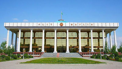 'Deputatlar yangi qonun loyihalarini ko`rib chiqdilar'ning rasmi