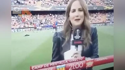 'Ispaniyalik jurnalist ayolni to`g`ridan-to`g`ri efirda nokautga uchratishdi (Video) 'ning rasmi