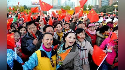 'Xitoy aholisi so`nggi 70 yil ichida ilk bor kamaydi 'ning rasmi