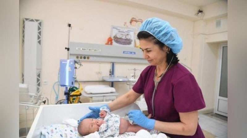 'Qiziq statistika: 2022 yilda O`zbekistonda 647 nafar ayol 40 yoshdan keyin ilk bor ona bo`ldi'ning rasmi