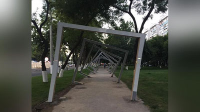 'Toshkentda noodatiy piyodalar yo`lakchasi paydo bo`ldi'ning rasmi