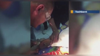 Изрображение 'ТАШКЕНТСКИЕ СПАСАТЕЛИ ПРОВЕЛИ "ЮВЕЛИРНУЮ" ОПЕРАЦИЮ У ГОДОВАЛОЙ ДЕВОЧКИ (ВИДЕО)'