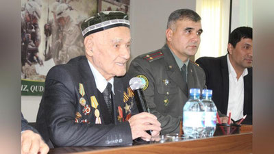 '​Harbiylar buyuk sarkardalar tarixini chuqur o`rganmoqda'ning rasmi