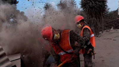 ' Gvatemalada otilgan Fuego vulqoni mamlakatda jiddiy muammolarni yuzaga keltirdi  'ning rasmi