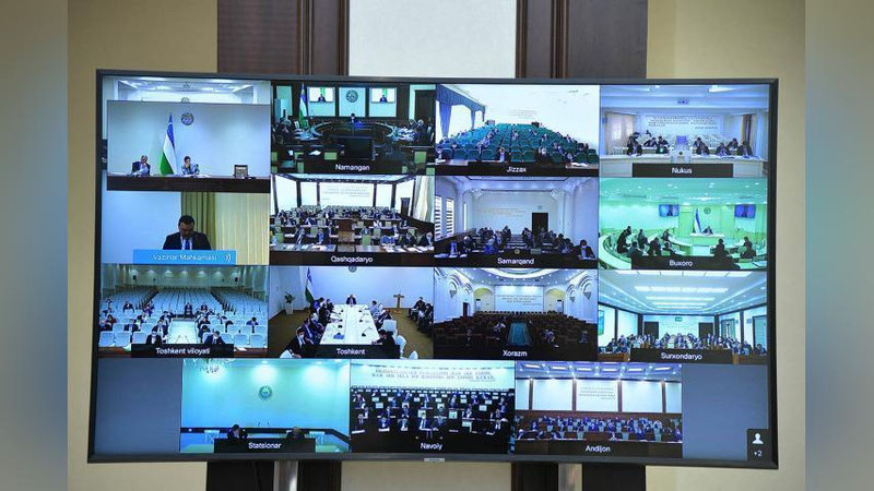 'Hukumat vakillari senatorlarga Davlat dasturining ijrosi bo`yicha hisob berdi'ning rasmi