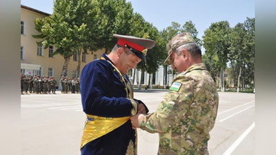 'Nafaqaga chiqqan harbiylar taqdirlab, tantana bilan kuzatildi 'ning rasmi