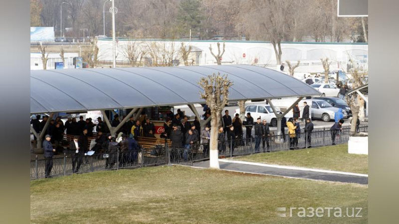 'Пойтахт аэропортидаги таксичилар фаолияти тартибга солинади'ning rasmi