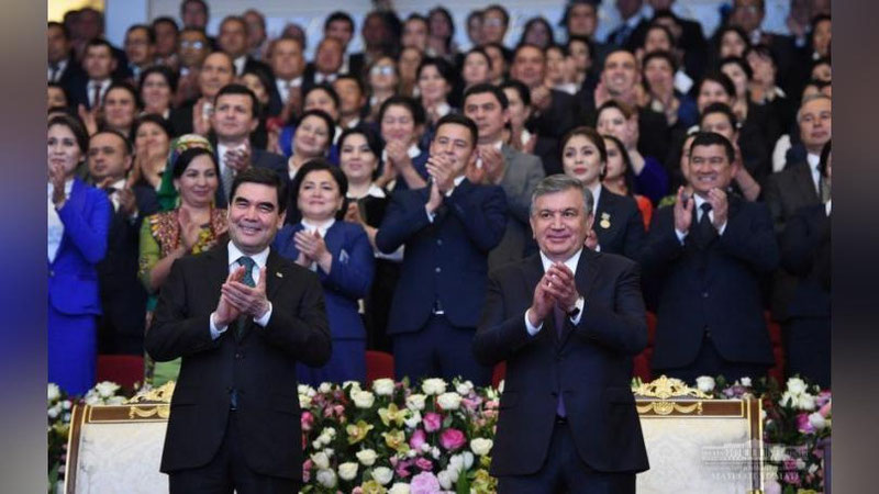 'Хоразм вилояти драма театрида санъат усталари иштирокида концерт бўлиб ўтди (фото)'ning rasmi