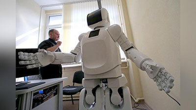 'Janubiy Koreyada robot-ofisiantlar xizmat ko`rsatadigan qahvaxona ochildi 'ning rasmi