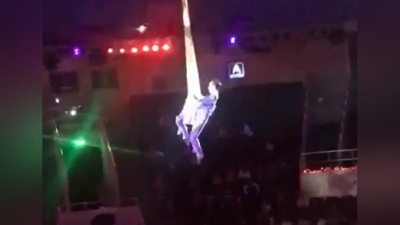 Изрображение 'В АСТАНЕ ВО ВРЕМЯ ПРЕДСТАВЛЕНИЯ УПАЛА ГИМНАСТКА (ВИДЕО) '