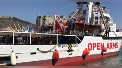 '“Ochiq qo`llar”dagi muxojirlar Ispaniyaga etib keldi'ning rasmi