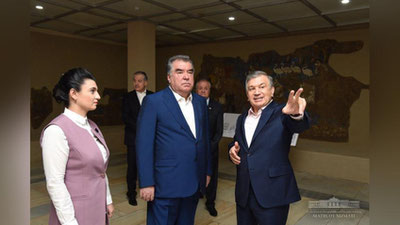 'Shavkat Mirziyoev va Emomali Rahmon Afrosiyob muzeyida bo`ldi'ning rasmi
