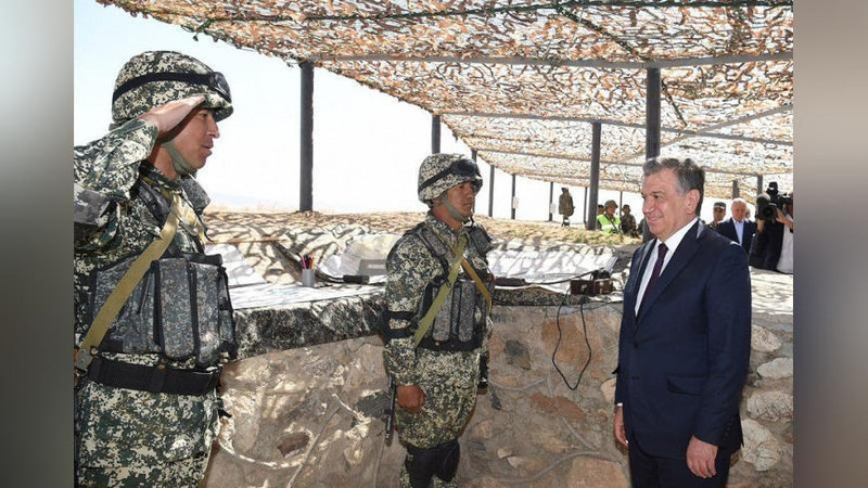 'ShAVKAT MIRZIYoEV ChIRChIQDAGI HARBIY QISMGA BORDI'ning rasmi
