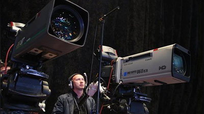 'AQShda teleboshlovchi rashkchi hamkasbining boshini yordi'ning rasmi