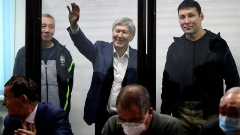 'Atambaev ozod etilishi mumkin. Japarovning o`g`li o`rtaga tushyapti'ning rasmi