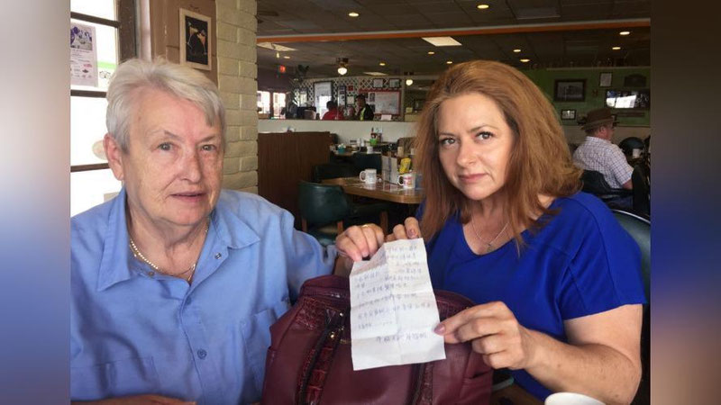 '​Amerikalik ayol yangi sotib olgan sumkadan xitoylik mahbusning maktubini topdi'ning rasmi