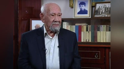 'Xalq yozuvchilari Shukrullo va Xudoyberdi To`xtaboevga I darajali «Mehnat faxriysi» ko`krak nishoni topshirildi'ning rasmi