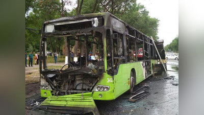 'Toshkentda "Mercedes-Benz" rusumli​ yo`lovchi avtobusi yonib ketdi (foto+video)'ning rasmi