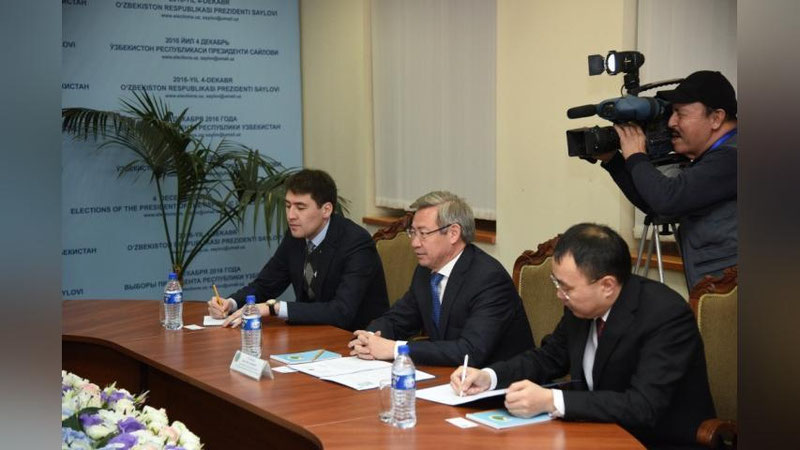 Изрображение 'ПРЕДСЕДАТЕЛЬ ЦИК ОЗНАКОМИЛ ПОСЛА КАЗАХСТАНА С ХОДОМ ПОДГОТОВКИ К ВЫБОРАМ'