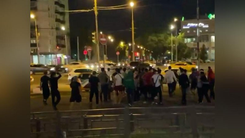 Изрображение 'Более 100 мигрантов депортируют из России из-за массовых драк в Москве'