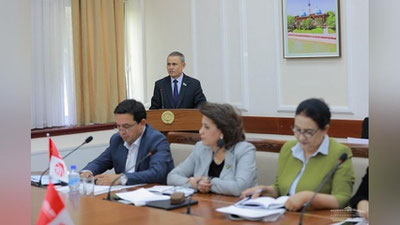 Изрображение 'Депутаты обсуждают снижение пошлины для обращения в суд с жалобами на должностных лиц'