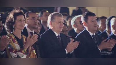 'Davlat rahbari Samarqandda “Sharq taronalari”ning ochilishida (video)'ning rasmi