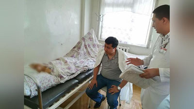 Изрображение 'В НАМАНГАНЕ УБОРЩИЦА ШКОЛЫ ВЫПАЛА С 3 ЭТАЖА ВО ВРЕМЯ МЫТЬЯ ОКОН'