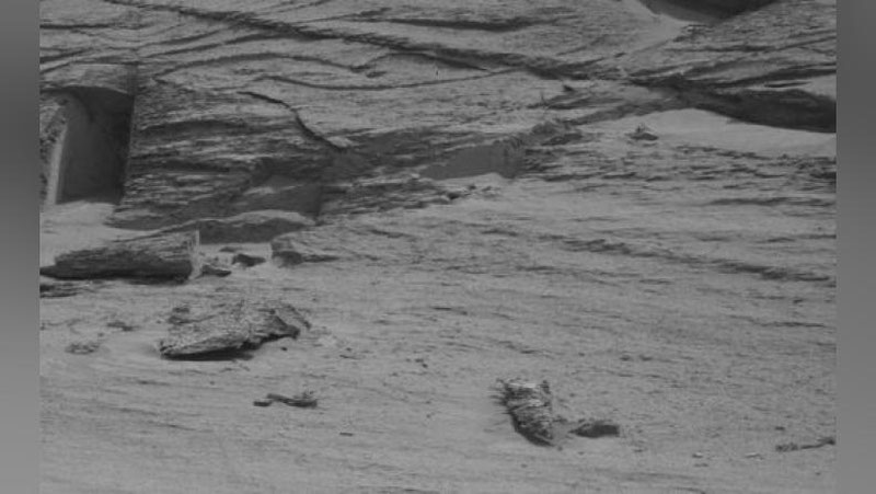'Olimlar Mars sayyorasida noodatiy teshikni topishdi'ning rasmi